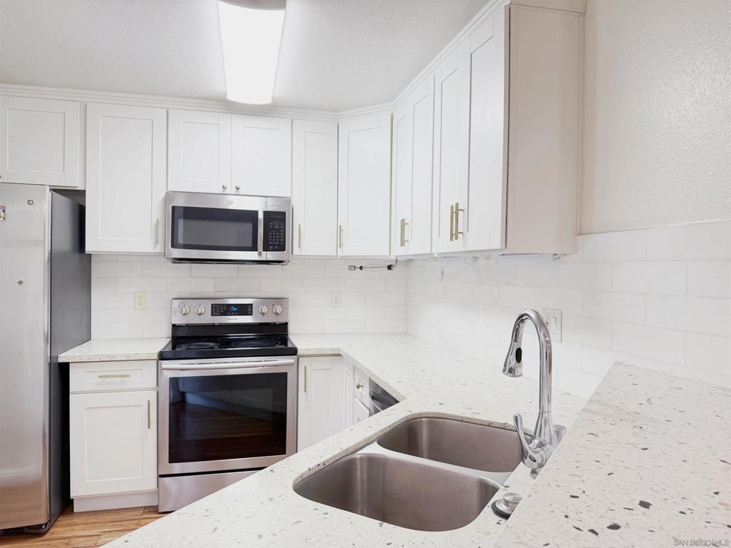 7405 Charmant Dr - photo 4