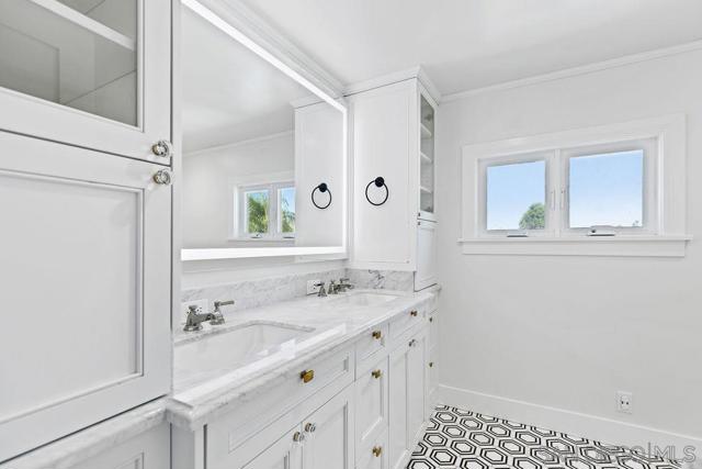 2302 Fort Stockton, San Diego CA: https://media.crmls.org/mediaz/255ca05f-98cc-499c-8575-6cc53905db9f.jpg