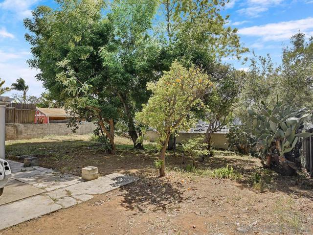 1212 Fifth Ave, Chula Vista CA: https://media.crmls.org/mediaz/255caa4d-cc12-40b2-8dd3-69771258898d.jpg