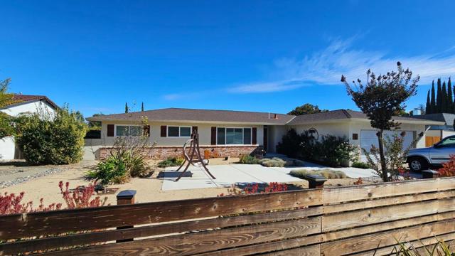 421 Donald Drive, Hollister CA: https://media.crmls.org/mediaz/255d815e-2fbc-47b5-be53-c13229c219e4.jpg