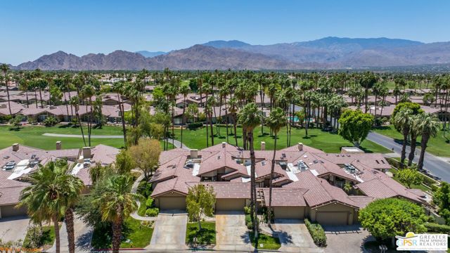 307 Appaloosa Way, Palm Desert CA: https://media.crmls.org/mediaz/255e3621-1bba-4488-8253-035ade9776ef.jpg