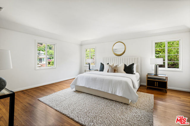 5700 Spring Oak Drive, Los Angeles CA: https://media.crmls.org/mediaz/255eab45-9718-4d7d-93f7-25c0ce508505.jpg