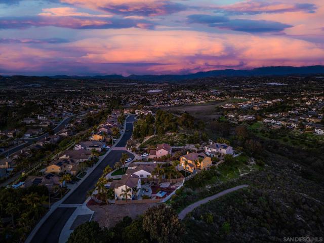 1330 Panorama Ridge Rd, Oceanside CA: https://media.crmls.org/mediaz/255eacc1-1988-4005-84d9-c7a193da0e65.jpg