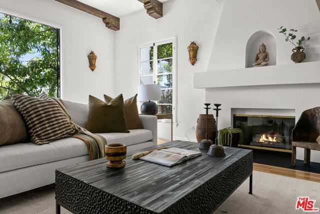 6410 Drexel Avenue, Los Angeles CA: https://media.crmls.org/mediaz/255f4ae9-f25a-485c-a187-91e495071a94.jpg