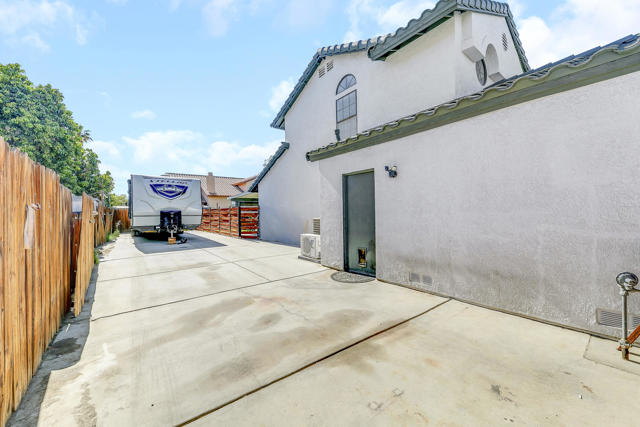 45587 Indian River Rd Road, Indio CA: https://media.crmls.org/mediaz/255f6c85-2e02-4ca7-897b-847e7336d76c.jpg