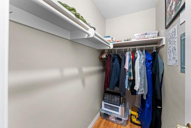 2360 Torrey Pines Rd, La Jolla CA: https://media.crmls.org/mediaz/255fdb45-f940-4d83-8f56-d63a9d64e204.jpg