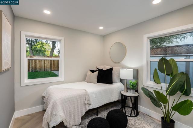 1961 Ardith Dr, Pleasant Hill CA: https://media.crmls.org/mediaz/2560438d-292d-4dfc-8dad-7f2180c60537.jpg