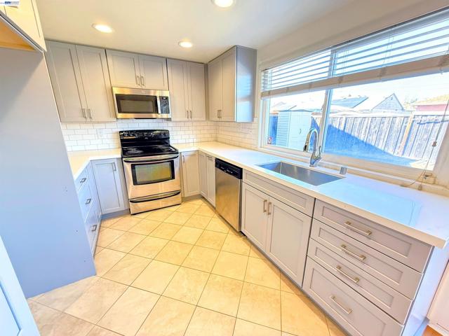 Image 4 of 23 For 710 Fountainhead Dr