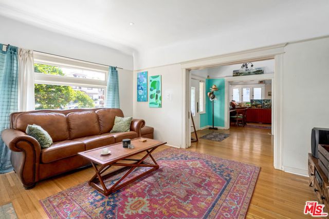 1501 S Harvard Boulevard, Los Angeles CA: https://media.crmls.org/mediaz/2560ad8c-f322-468a-988b-9d8c9b238a7d.jpg