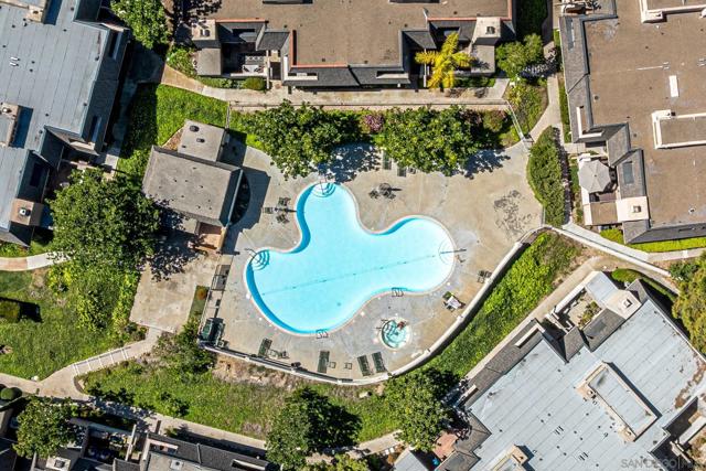 4430 Caminito Ocio, San Diego CA: https://media.crmls.org/mediaz/2560f9f3-d9e3-428c-8f9b-4e4a261d03d4.jpg