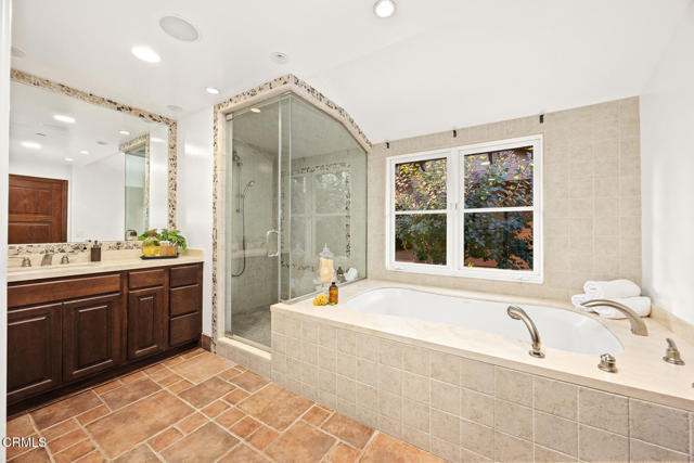 1533 Rancho Avenue, Glendale CA: https://media.crmls.org/mediaz/25612007-e6c8-4a9a-8003-ddd101a2cffa.jpg