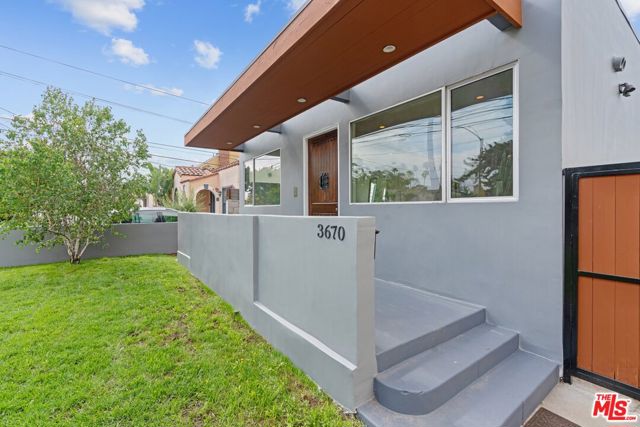 Image 3 for 3670 Valleybrink Rd, Los Angeles, CA 90039