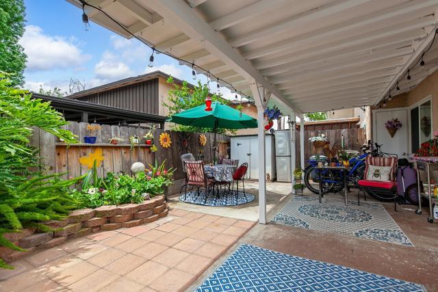 9952 N Magnolia Ave, Santee CA: https://media.crmls.org/mediaz/25614f44-d42c-4039-998d-cd6bcbf61cea.jpg