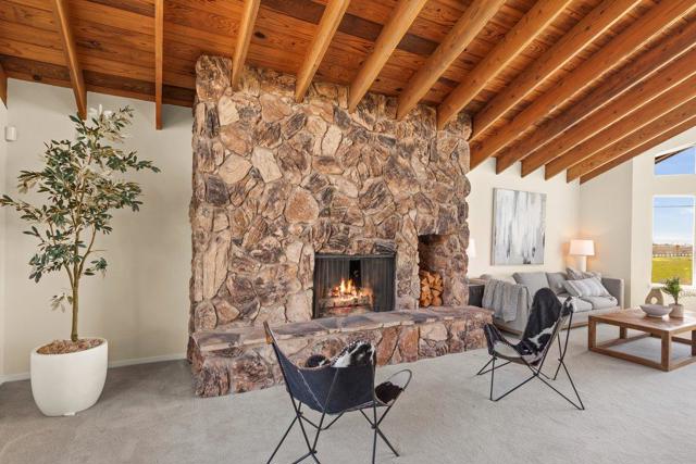 861 Railroad Avenue, Half Moon Bay CA: https://media.crmls.org/mediaz/256226eb-a930-4d8e-a708-0de470daa1bf.jpg