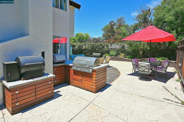 1021 Montclair Court, Livermore CA: https://media.crmls.org/mediaz/25623e86-7da2-4b39-99f1-832b48ad6f96.jpg