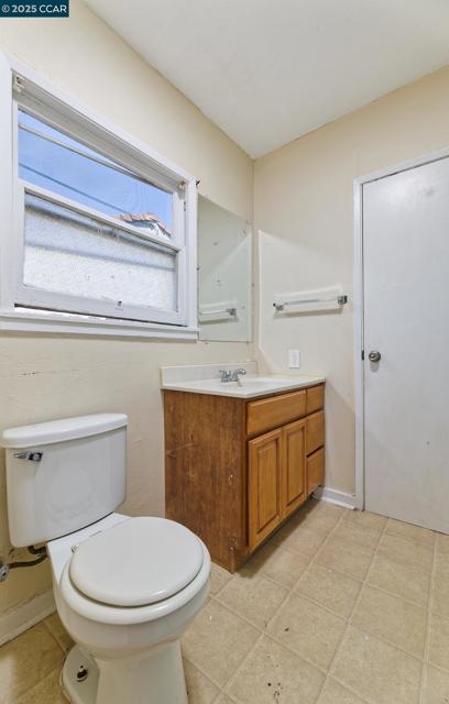 712 Springs Rd, Vallejo CA: https://media.crmls.org/mediaz/25640e40-ac8c-4723-af06-63198c1e584d.jpg