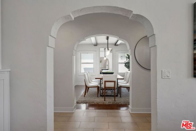 149 S Wetherly Drive, Beverly Hills CA: https://media.crmls.org/mediaz/25655362-fed5-4ee7-b09c-073356e75151.jpg