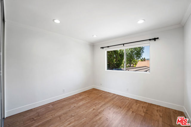 22619 Town Crier Road, Calabasas CA: https://media.crmls.org/mediaz/25659aa9-6739-4866-9a89-dbeeb520e3db.jpg