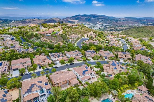 6977 Corte Langosta, Carlsbad CA: https://media.crmls.org/mediaz/2565bc7e-b062-4aa5-a82c-70611438e08a.jpg