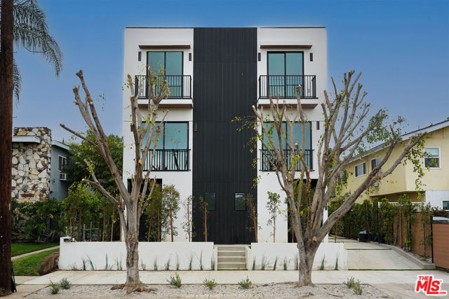 13843 Burbank Boulevard, Sherman Oaks CA: https://media.crmls.org/mediaz/2565c9af-22d6-474d-8f00-1f4638c2a1e1.jpg