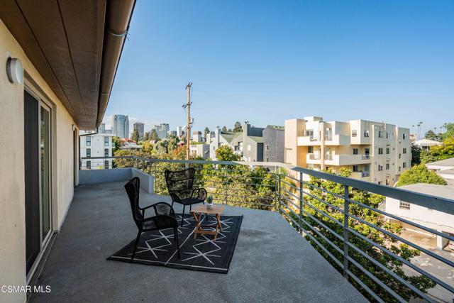 1645 Malcolm Avenue, Los Angeles CA: https://media.crmls.org/mediaz/2567371f-c280-4177-9a96-222e0d4b810e.jpg