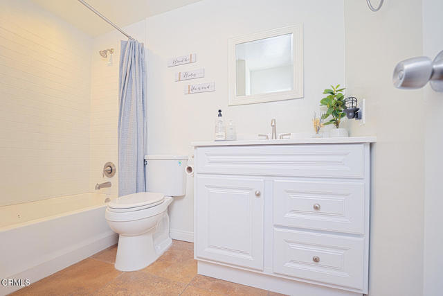 Detail Gallery Image 13 of 15 For 942 Woodlawn Dr, Thousand Oaks,  CA 91360 - 3 Beds | 2 Baths