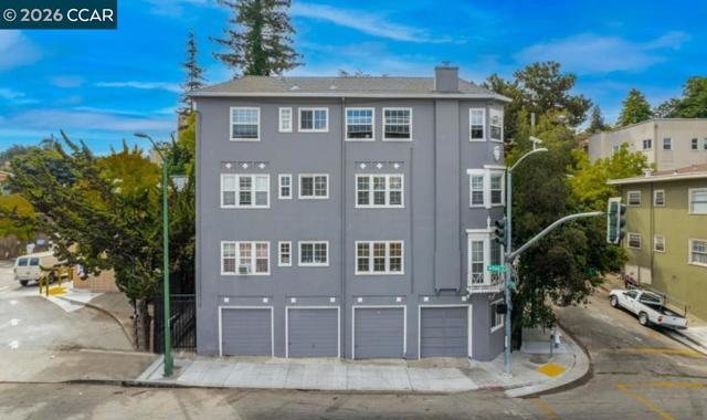 Image 1 of 3 For 1000 33rd St