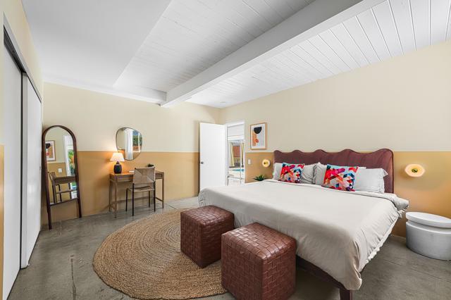 633 S Canon Drive, Palm Springs CA: https://media.crmls.org/mediaz/25685e40-6fae-4c29-adb8-0da428ea2705.jpg