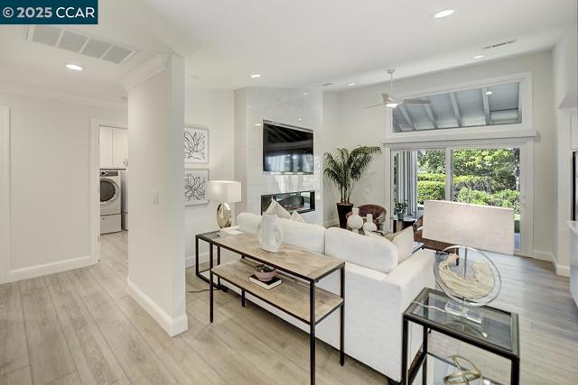 2607 Saklan Indian Dr, Walnut Creek CA: https://media.crmls.org/mediaz/2568c86f-6787-4123-acd9-a7f58e73c45d.jpg