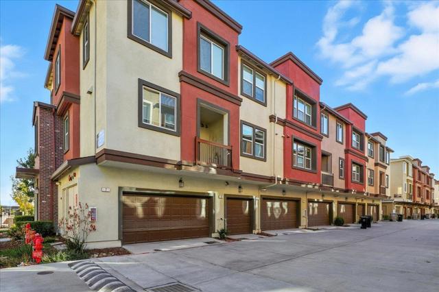 1011 Bellante Lane, San Jose CA: https://media.crmls.org/mediaz/2568c8c1-d3c1-499b-89cd-943f2dee6c15.jpg