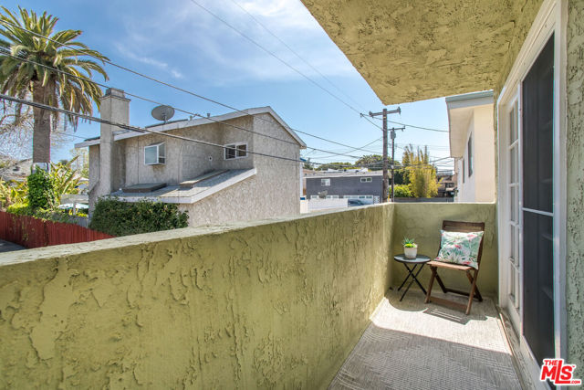 428 Hill Street, Santa Monica CA: https://media.crmls.org/mediaz/256940ac-9731-41f1-b516-594259dd97d2.jpg