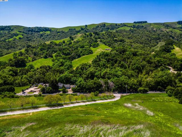 0 Bollinger Estates Ct, San Ramon CA: https://media.crmls.org/mediaz/25699039-b7c5-4f8d-a457-6427d8f786f4.jpg