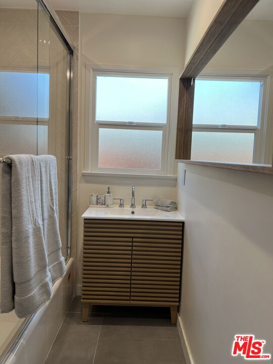 Image 8 of 11 For 531 Burchett Street