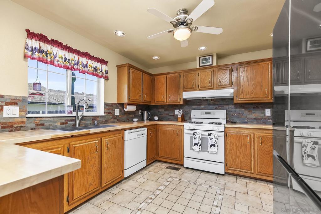 256A6Adf 70B8 4Af0 Ab9D 053Cb8263463 5480 Heidi St, La Mesa, Ca 91942 &Lt;Span Style='BackgroundColor:transparent;Padding:0Px;'&Gt; &Lt;Small&Gt; &Lt;I&Gt; &Lt;/I&Gt; &Lt;/Small&Gt;&Lt;/Span&Gt;
