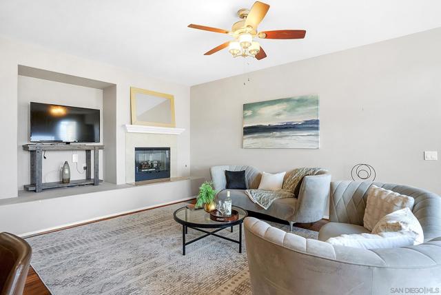 1670 Grasshopper Ln, Chula Vista CA: https://media.crmls.org/mediaz/256acf55-a2cb-4927-b984-948e2de65c88.jpg