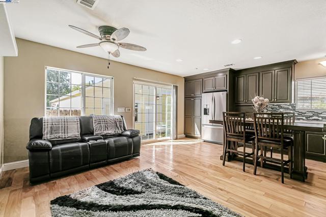 337 I St, Fremont CA: https://media.crmls.org/mediaz/256b42ab-d927-4e1f-92ec-e8d63e068050.jpg