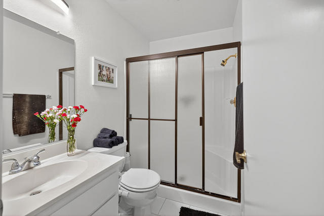 41531 Colada Court, Palm Desert CA: https://media.crmls.org/mediaz/256c0c87-d658-49a4-8fc1-0f14a38e107e.jpg