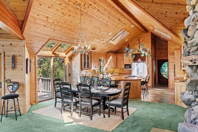 994 Laurel Grove Drive, Soquel CA: https://media.crmls.org/mediaz/256c5d25-b0d8-4481-85eb-dbe46adb7956.jpg