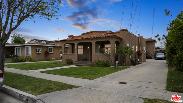 9527 Los Angeles Street, Bellflower CA: https://media.crmls.org/mediaz/256c6ee2-319a-4cfe-bc28-60e3af15755e.jpg
