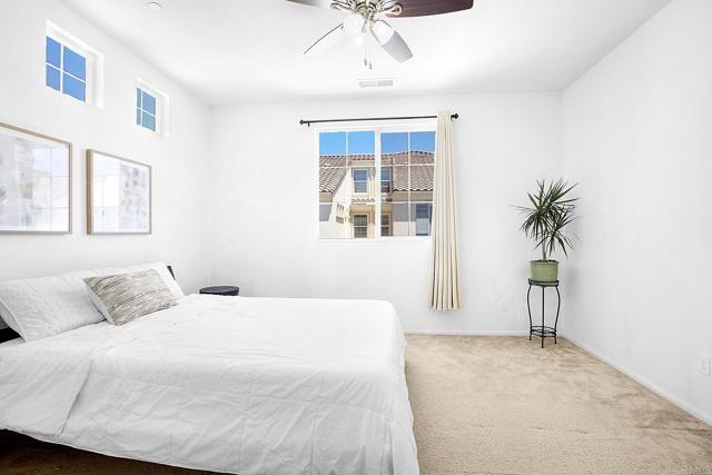 1665 Santa Alexia Avenue, Chula Vista CA: https://media.crmls.org/mediaz/256c70f2-bc76-4622-ae05-988ec5f98985.jpg