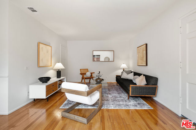 3848 Legion Lane, Los Angeles CA: https://media.crmls.org/mediaz/256cc225-5283-43f1-a448-cda6464df75d.jpg