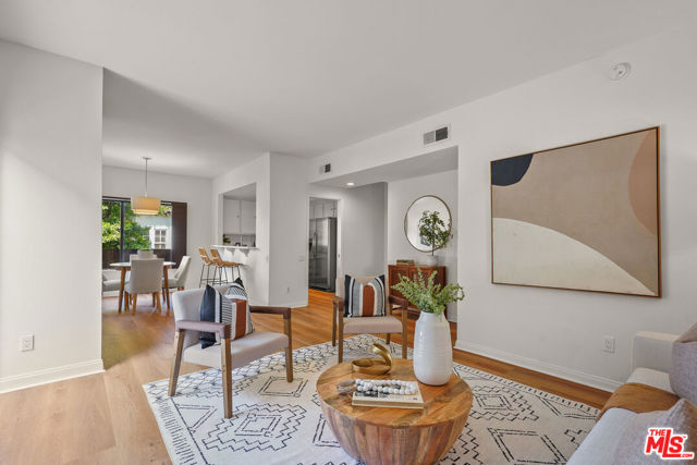 1655 Greenfield Avenue, Los Angeles CA: https://media.crmls.org/mediaz/256cdded-a0d8-4915-a231-3da7f4ce01ef.jpg
