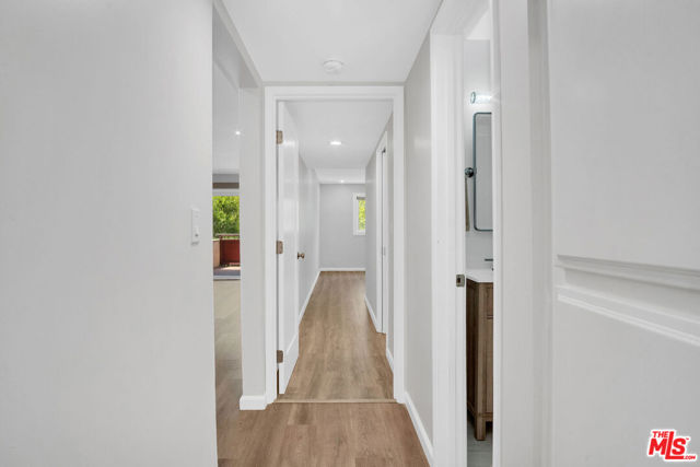 950 Main Street, El Segundo CA: https://media.crmls.org/mediaz/256d4d6c-4a78-4f2c-9ac2-6d702142c009.jpg