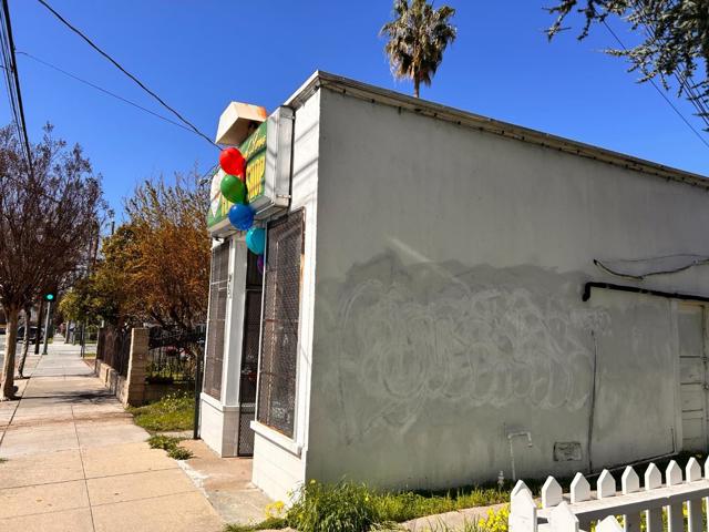 915 E Julian Street, San Jose CA: https://media.crmls.org/mediaz/256d9560-42d2-4b7c-96fe-e54c5c9a8057.jpg