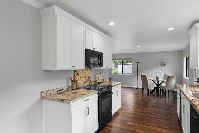 18301 Idylwild Road, Los Gatos CA: https://media.crmls.org/mediaz/256e6391-dbfc-417f-bb31-b8fc73380b3b.jpg