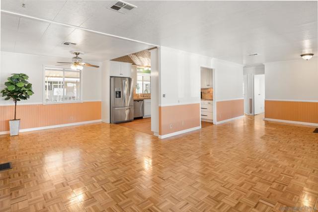 2700 Valley Parkway, Escondido CA: https://media.crmls.org/mediaz/256e66ef-d7ef-4d2b-aaec-b7c55dbfe139.jpg