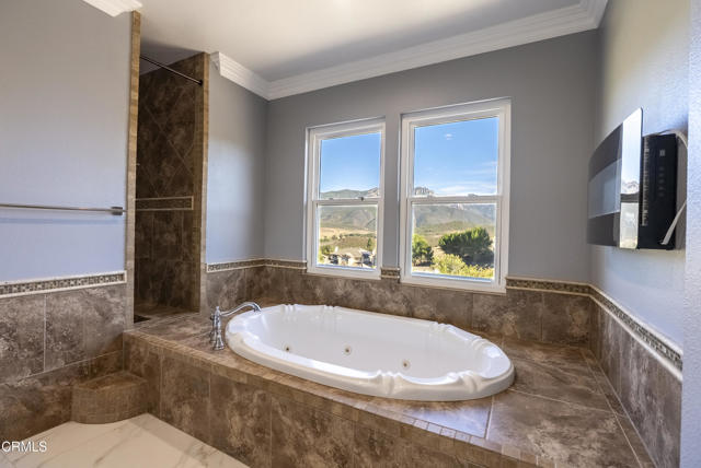 4414 Paseo Santa Rosa, Newbury Park CA: https://media.crmls.org/mediaz/256e7b98-0730-4cff-bb8c-8f44b01bfc29.jpg