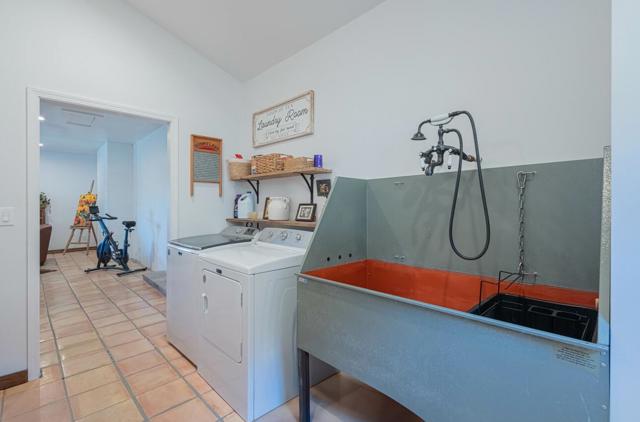 9180 Coker Road, Salinas CA: https://media.crmls.org/mediaz/256f005c-a595-40f9-aca0-afeb49195261.jpg