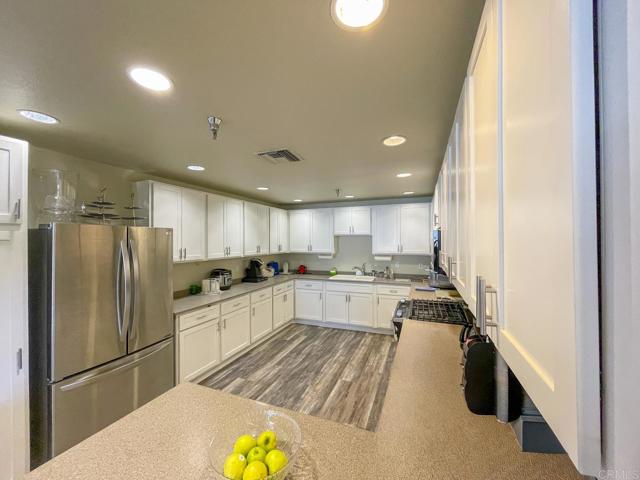 Image 26 of 33 For 8545 Mission Gorge Rd  Spc 211