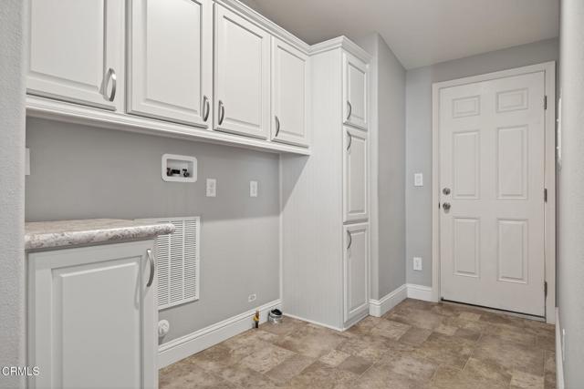 1215 Anchors Way Drive, Ventura CA: https://media.crmls.org/mediaz/256f23c5-5949-49ab-8eed-437398ffcb98.jpg